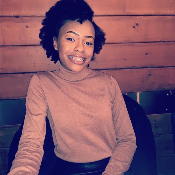 Meet your Posher, Cheyenne - Picture 4 of 4